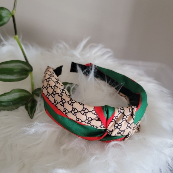 1 Left! Stylish Beige and Green Headband - Picture 1 of 2